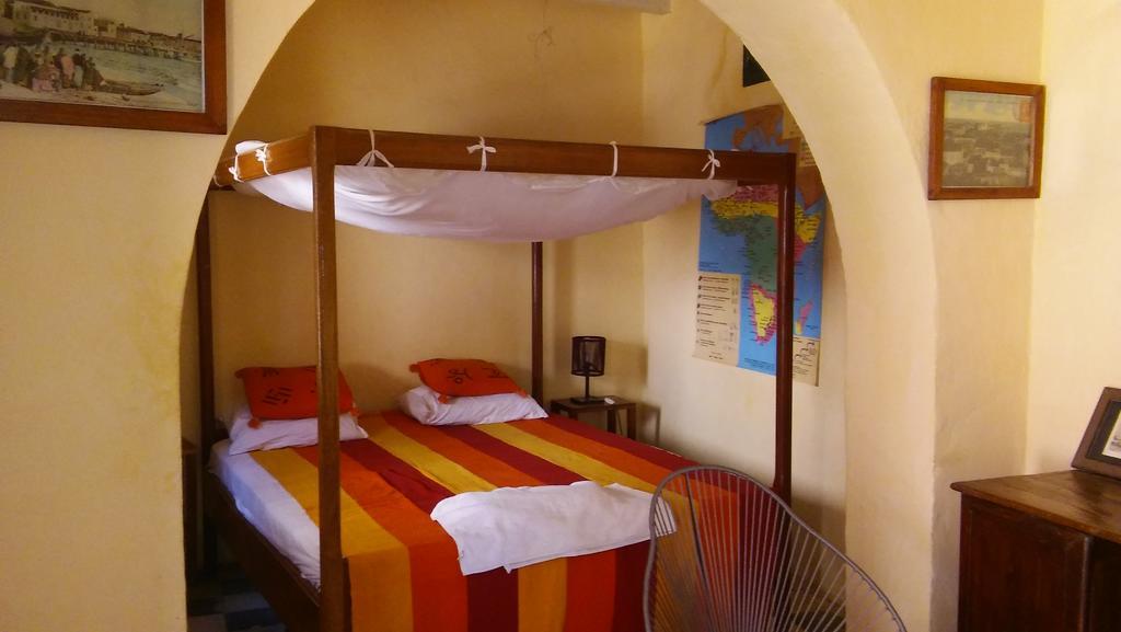 Maison Augustin Ly Gorée Kültér fotó