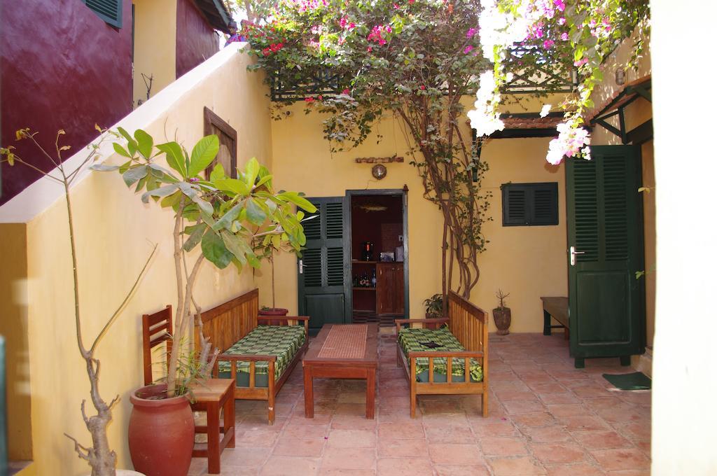 Maison Augustin Ly Gorée Kültér fotó